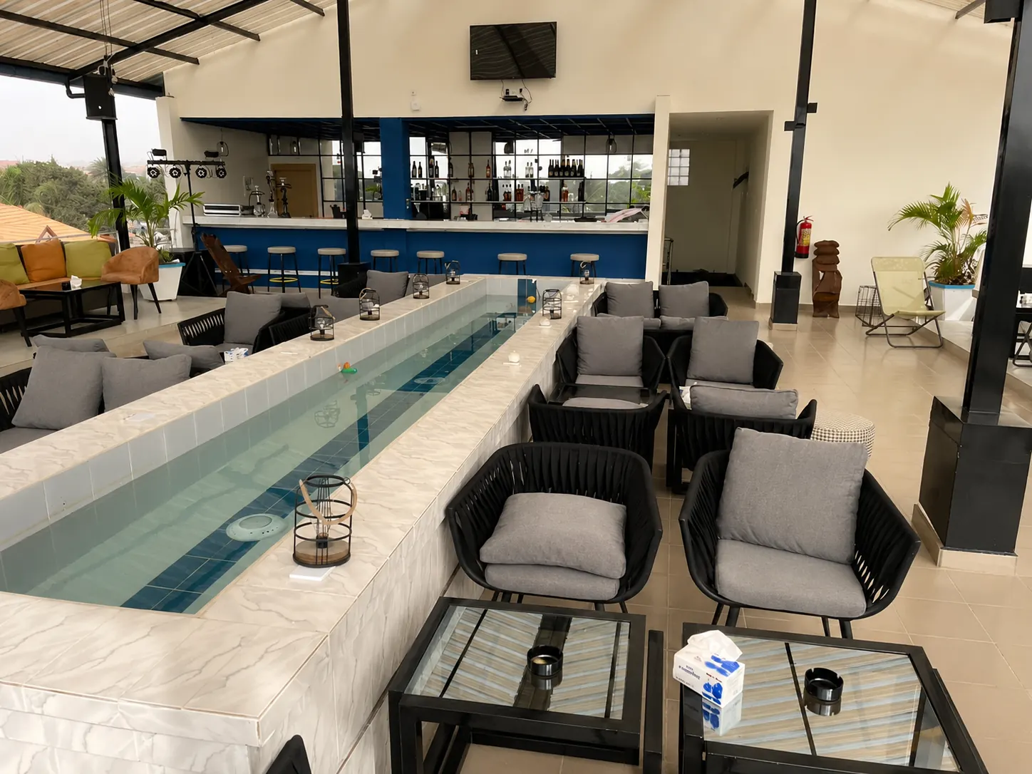 Nettoyage de restaurant et rooftop à Conakry
